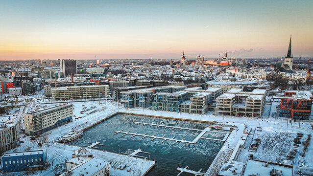 Admiraliteedi bassein - Tallinn Old Town view