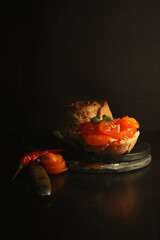 selbstgemachte Rosenbrötchen mit selbstgemachter Kumquat- Chilli - Marmelade - 702801094