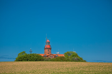 Leuchtturm Bastorf Buk	
 hinter den Feldern 
