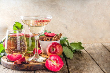 Apple cider cocktail