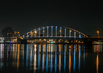 Fototapeta na wymiar The Wilhelmina bridge near Deventer in the Netherlands by night
