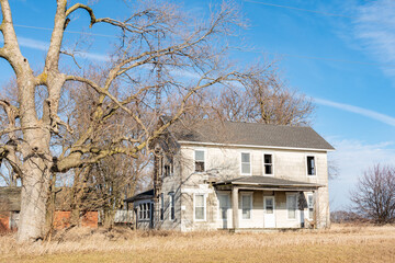 Abandoned farmhouse in rural Livingston county, Illinois, USA.