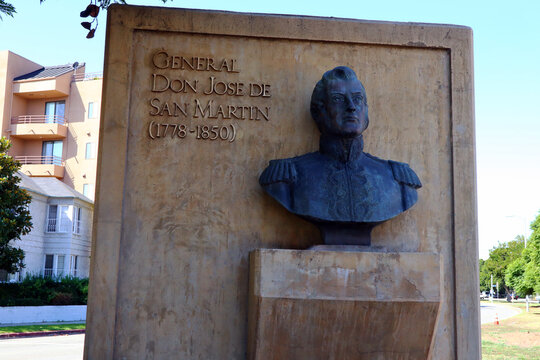 Los Angeles, California: Bust of the General Don JOSE DE SAN MARTIN, located in the middle of traffic island at 111 S San Vicente Blvd, Los Angeles
