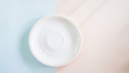 White ceramic plate mockup on colorful table - obrazy, fototapety, plakaty