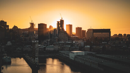 Fototapeta premium Coucher de soleil sur la ville de Montréal 