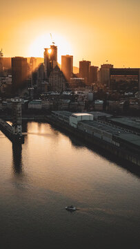 Coucher de soleil sur la ville de Montr&eacute;al 