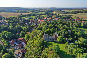 Fototapeta na wymiar Ruine der Stiftskirche Walbeckin Oebisfelde-Weferlingen im Landkreis Börde, Luftaufnahme