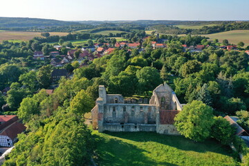 Ruine der Stiftskirche Walbeckin Oebisfelde-Weferlingen im Landkreis Börde, Luftaufnahme
