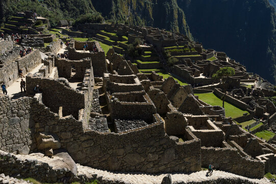 Close-up image of buildings in the citadel of Machu Picchu