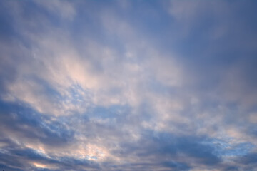 Obraz premium Beautiful sky background - Sunset Sunrise sky with light clouds and real sun.