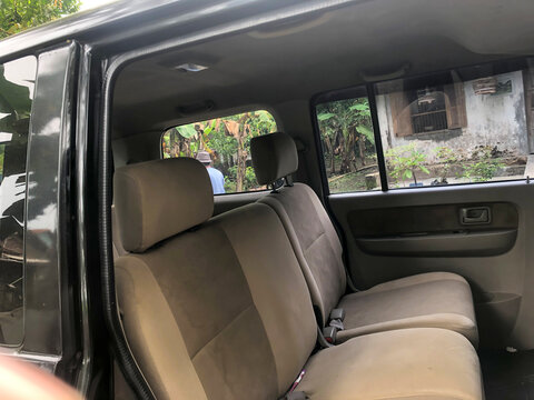 black Suzuki APV car interior