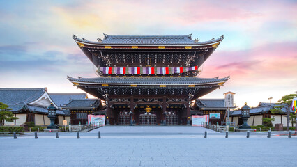 Higashi Honganji temple situated at the center of Kyoto, one of two dominant sub-sects of Shin Buddhism in Japan and abroad - obrazy, fototapety, plakaty