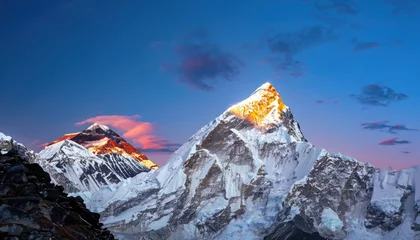 Papier Peint photo Makalu The twilight sky over Mount Everest, Nuptse, Lhotse, and Makalu