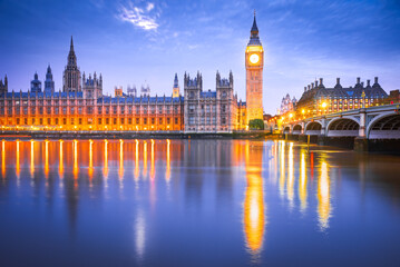 London, United Kingdom. Big Ben and Parliament Building during blue hour. - obrazy, fototapety, plakaty