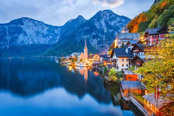 Foto op Aluminium Hallstatt, Austria. Scenic postcard view of world famous alpine village in Upper Austria, Dachstein Alps. © ecstk22
