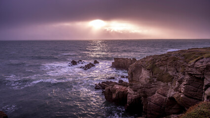 Paysage marin de la côte de Bretagne de la presqu'île de Quiberon en hiver par temps de tempête