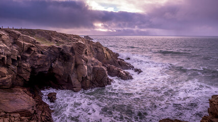 Paysage marin de la côte de Bretagne de la presqu'île de Quiberon en hiver par temps de tempête