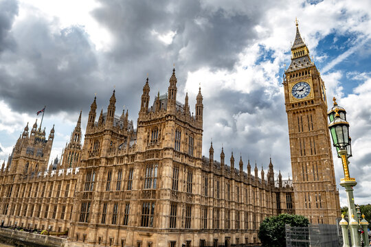 Big Ben And House Of Parliament In Westminster Palace From Westminster Bridge In London, United Kingdom