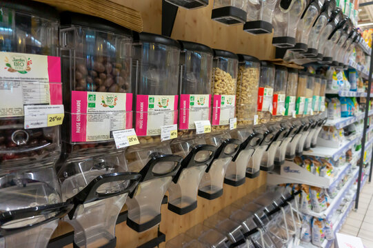service d'aliments et d'ingr&eacute;dients en vrac en grande surface et en libre service	
