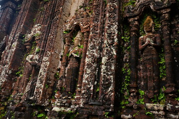 My Son Sanctuary, Ruins from the Champa Empire in Hoi An, Vietnam - ベトナム ミーソン遺跡