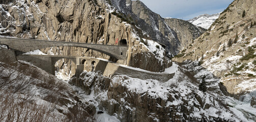 Schöllenenschlucht mit Teufelsbrücke, bei Andermatt, Uri, Schweiz