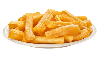 prato com mandioca frita isolado em fundo transparente - porção de aipim frito