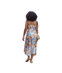 jeune femme africaine vue de dos portant une robe d’été fleurie, sandales et petit sac rond en...