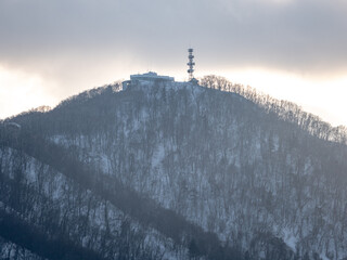 幌平橋から見た藻岩山（北海道札幌市）