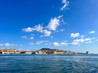 Fototapeta na wymiar Downtown Lisbon riverfront seen from the Tagus River