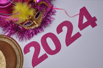 2024, ano novo  2024 com acessórios de carnaval 