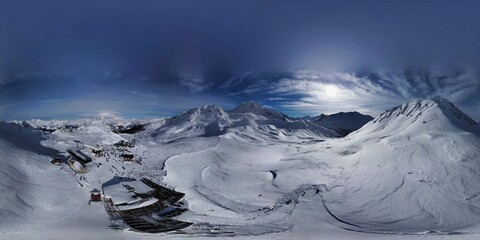 Paysage de montagnes enneigées