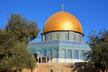 Obraz premium Temple Mount known as the the Noble Sanctuary of Jerusalem located in the Old City of Jerusalem, Israel is one of the most important religious sites in the world.