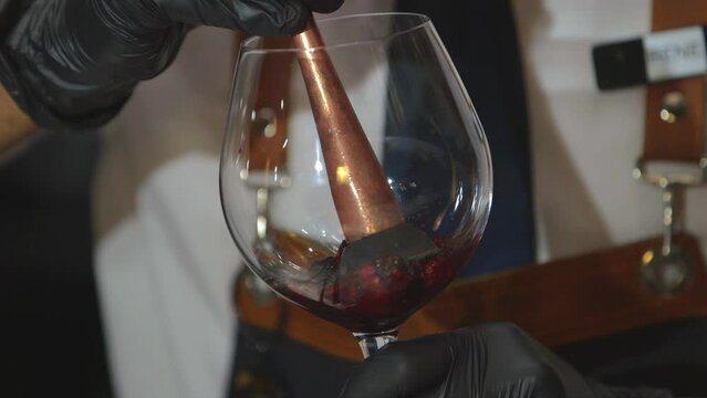 Frutos rojos molidos en una copa