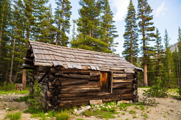 Old cabin at Big Arroyo Valley, CA. - High Sierra Traill
