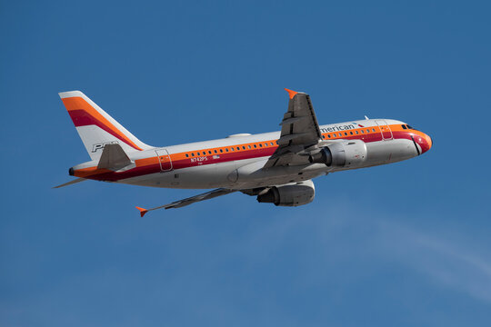 Phoenix Sky Harbor Airport, 3-18-2023 Phoenix, AZ..American Airlines Airbus A319 N742PS "PSA Heritage"  departure from 7L at Phoenix Sky Harbor Airport.