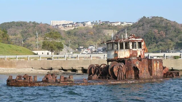 長崎市皇后島に放置された廃船