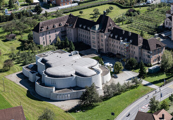 Kollegiumskirche St. Martin (Luftaufnahme) , Sarnen, Kanton Obwalden, Schweiz