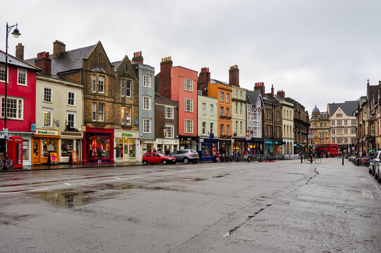 Streets and architecture of Oxford town, England