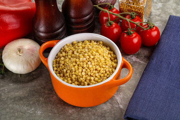 Dry ptitim heap in the bowl