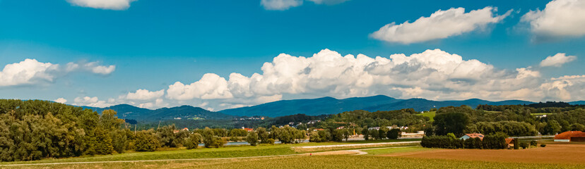 Obraz premium Summer view with the Bavarian forest near Metten, Danube, Deggendorf, Bavaria, Germany