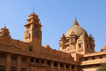 Obraz premium Umaid Bhawan Palace, located in Jodhpur, Rajasthan, India, is one of the world's largest private residences. A part of the palace is managed by Taj Hotels.