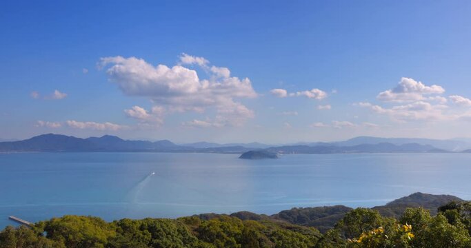 福岡県の大島から見る綺麗な海と風景
