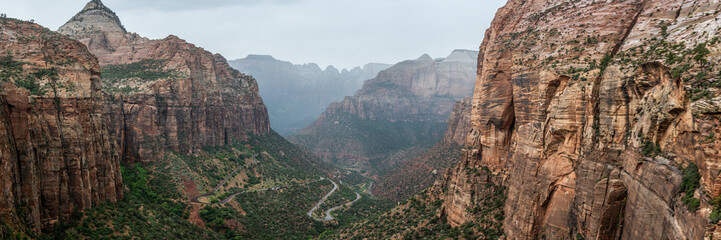 Obraz premium Panoramic View Of Canyon Overlook In Zion