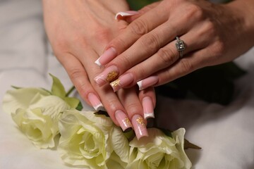Obraz na płótnie Canvas WhiteRose: Bridal Manicure
