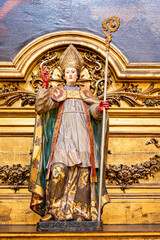Obraz premium statue of sacred art in the interior of the Basilica of the martires, church of the santissimo sacramento, Lisbon-estremadura-portugal.1-1-2024