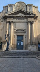 ARLES (Bouches-du-Rhône)