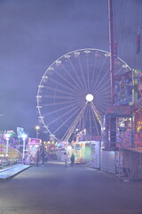 La Grande roue à la nuit tombée