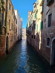 Fototapeta na wymiar view of canal in Venice, italy