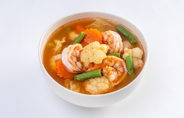  Sour curry with mixed vegetables and shrimp