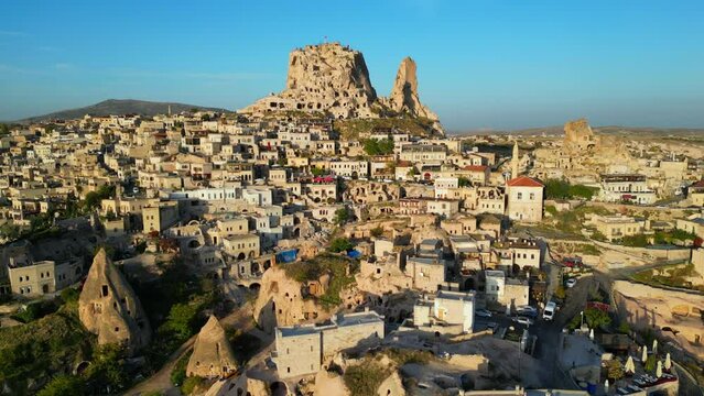 U&ccedil;hisar is a town in the Nevşehir District, Nevşehir Province in Cappadocia, Turkey. Its population is 3,555. It is 7 kilometres east of Nevşehir, 12 kilometres west of &Uuml;rg&uuml;p.